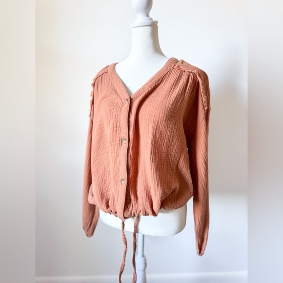 Como Vintage Tie Front Top - Picture 1 of 5